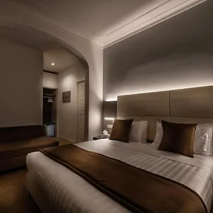 Konukevi Trinita Grand